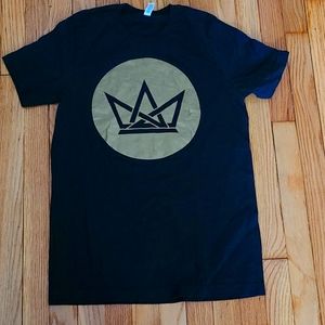 Graphic T shirt small